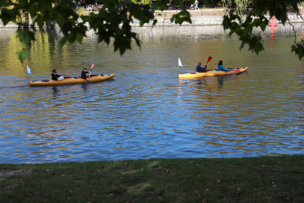 Unterwegs auf dem Landwehrkanal mit den Kajaks