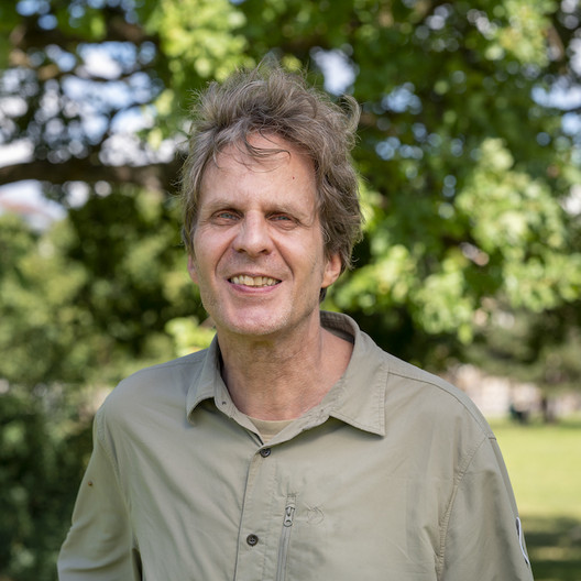 Dr. F. Heitzeberg